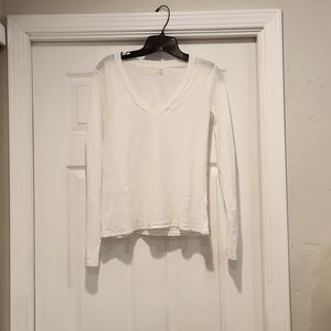 V-neck off white tee